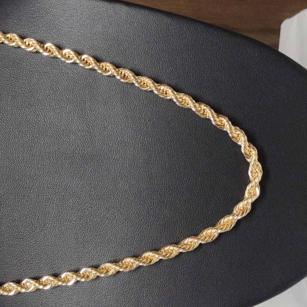 Gold tone twisted rope style necklace - Picture 2 of 2